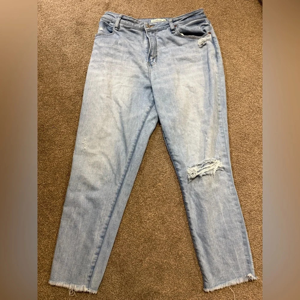 Abercrombie & Firch Curve Love Super Skinny Ankle High Rise light wash size 32 - Picture 3 of 8
